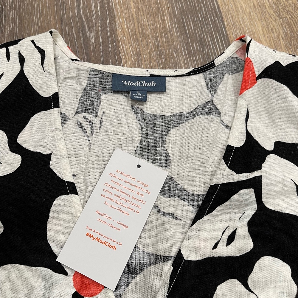 BNWT ModCloth Just Want to Have Sun Surplice Romper - Picture 6 of 14